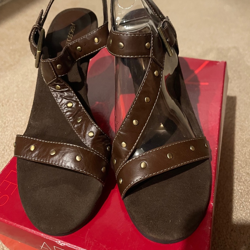 Aerosols Sandals